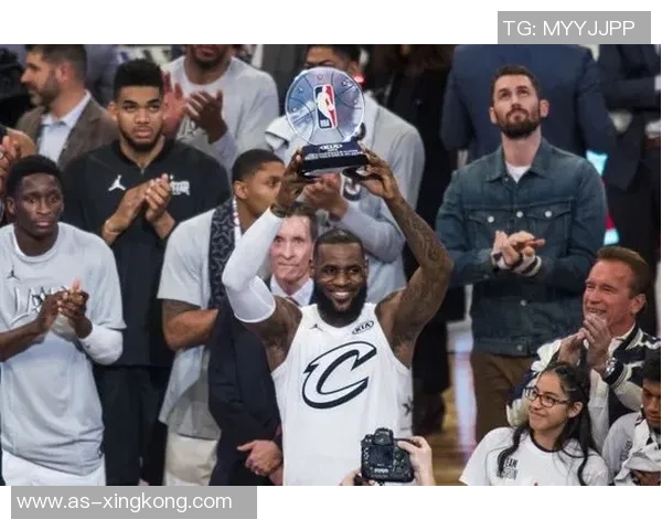 维金斯盛赞狄龙表现出色展现个人风格全方位得分能力令人印象深刻